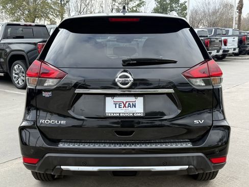 Used 2020 Nissan Rogue SV image 6