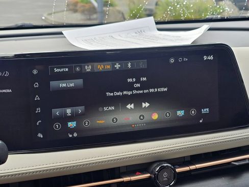 Used 2023 Nissan Ariya AWD image 22