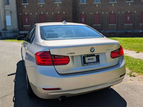 Used 2013 BMW 320i xDrive Sedan AWD/4WD image 3