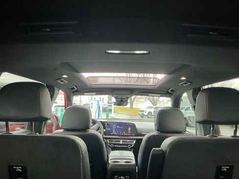 Used 2024 Chevrolet Traverse RS w/ LPO, Floor Liner Package image 18