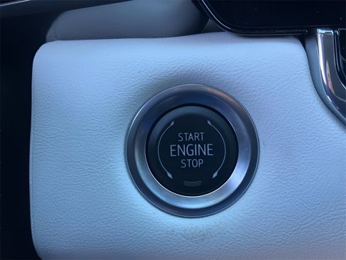 Used 2024 GMC Canyon AT4X image 20