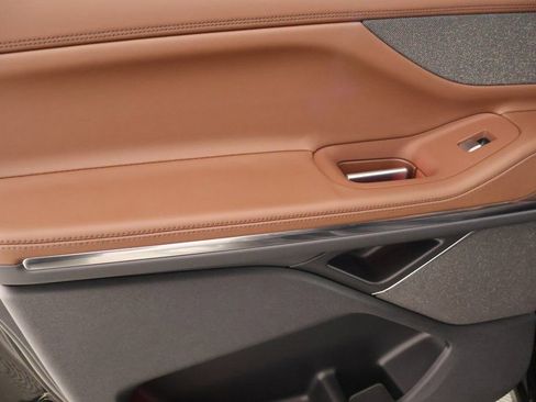 New 2025 Lincoln Navigator L Reserve AWD/4WD image 19