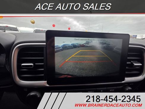 Used 2020 Hyundai Venue SEL FWD image 11