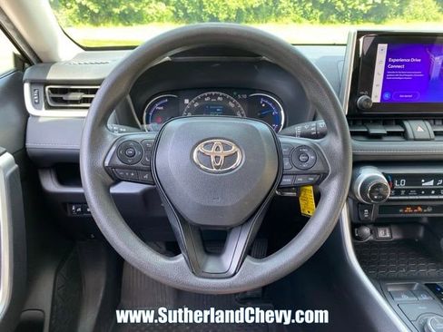 Used 2024 Toyota RAV4 LE AWD/4WD image 19