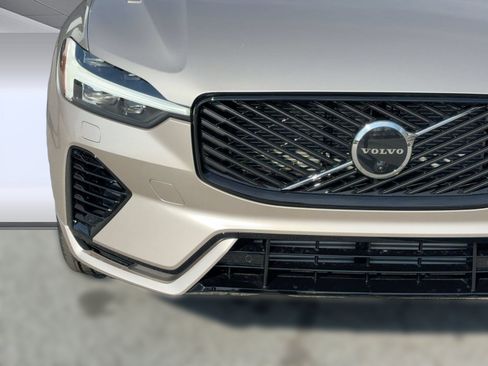 Certified 2026 Volvo XC60 T8 Plus w/ Protection Package Premier AWD/4WD image 28