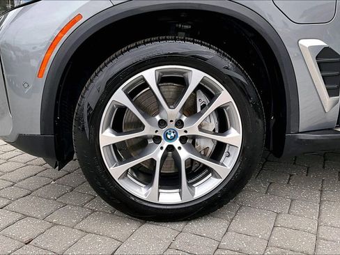 Used 2025 BMW X5 xDrive50e image 34