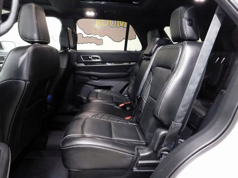 Used 2019 Ford Explorer Platinum image 77