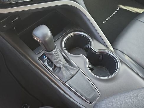 Used 2021 Toyota Camry SE image 24