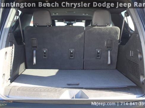 Used 2023 Chevrolet Suburban LT image 40