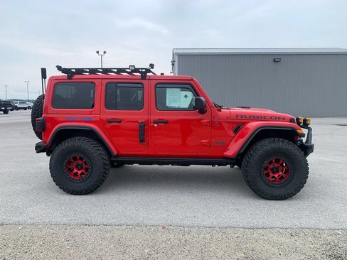 Used 2024 Jeep Wrangler Unlimited Rubicon AWD/4WD image 11