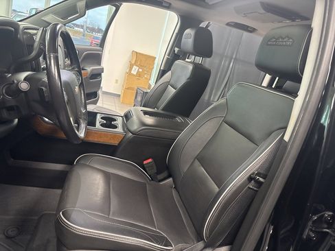 Used 2018 Chevrolet Silverado 2500 High Country w/ Duramax Plus Package image 37