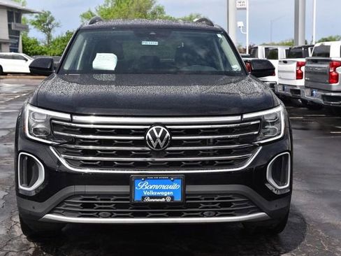 Used 2025 Volkswagen Atlas SE image 4