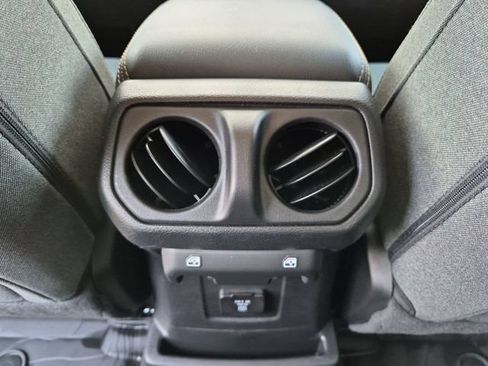 Used 2024 Jeep Wrangler Unlimited Sahara w/ Technology Group AWD/4WD image 23