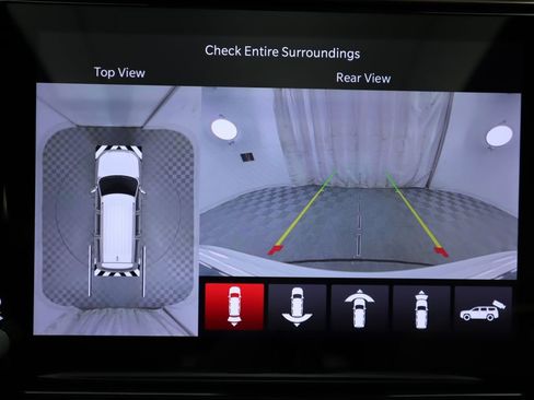 Used 2022 Jeep Grand Wagoneer Series III w/ Flexible Seating Group image 16