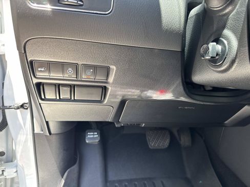 Used 2022 Nissan Armada Platinum w/ Captain's Chairs Package RWD image 35