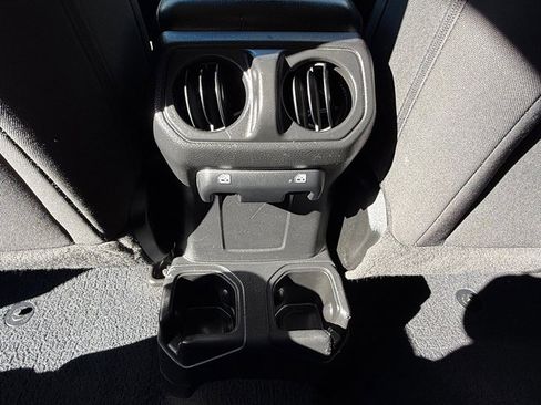 Used 2022 Jeep Gladiator Sport image 16