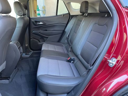 Used 2025 Chevrolet Trax LT image 25