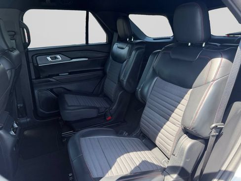 Used 2025 Ford Explorer ST-Line w/ Premium Package RWD image 13