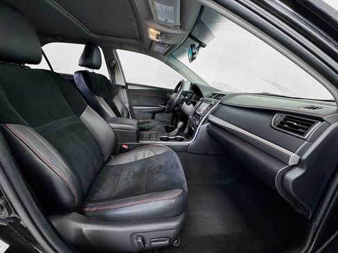 Used 2015 Toyota Camry XSE image 32
