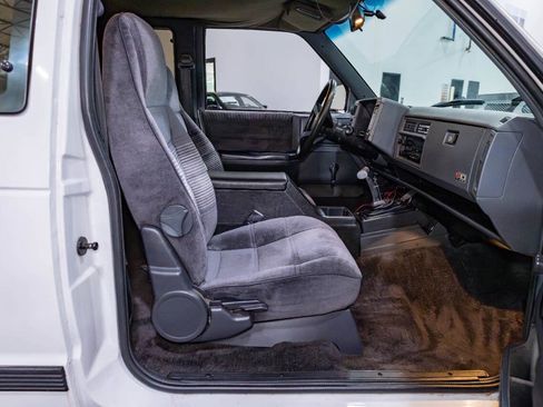 Used 1993 Chevrolet S10 Pickup 2WD Extended Cab image 32