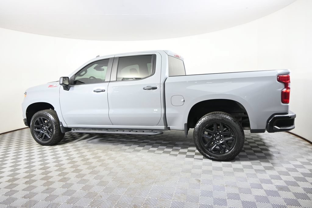 Used 2025 Chevrolet Silverado 1500 Custom Trail Boss AWD/4WD image 3