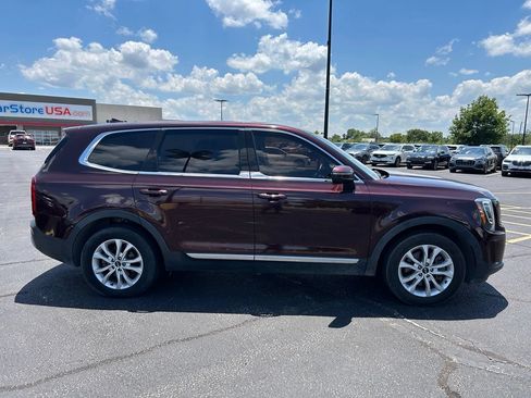 Used 2021 Kia Telluride LX AWD/4WD image 8