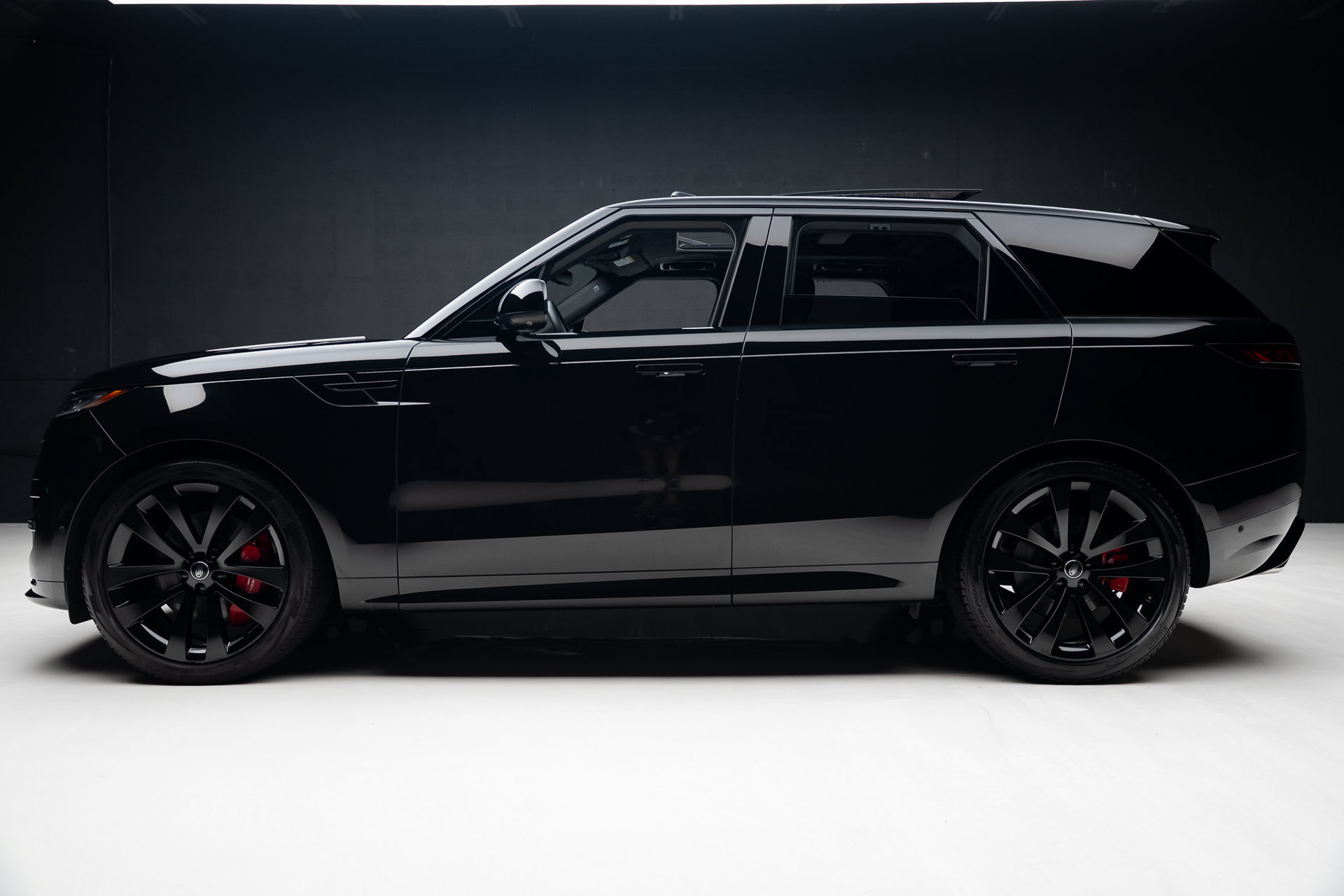 Used 2023 Land Rover Range Rover Sport First Edition AWD/4WD image 17
