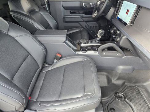 New 2025 Ford Bronco Badlands image 12