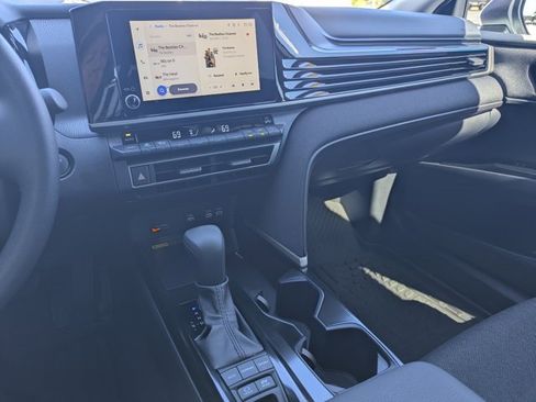Used 2025 Toyota Camry LE image 24