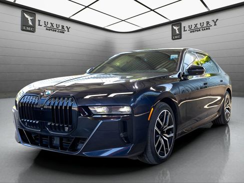 Used 2023 BMW 760i xDrive AWD/4WD image 4