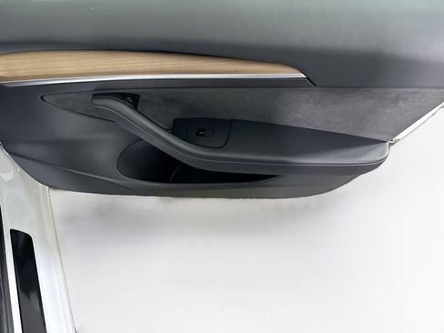 Used 2023 Tesla Model 3 Standard Range image 31