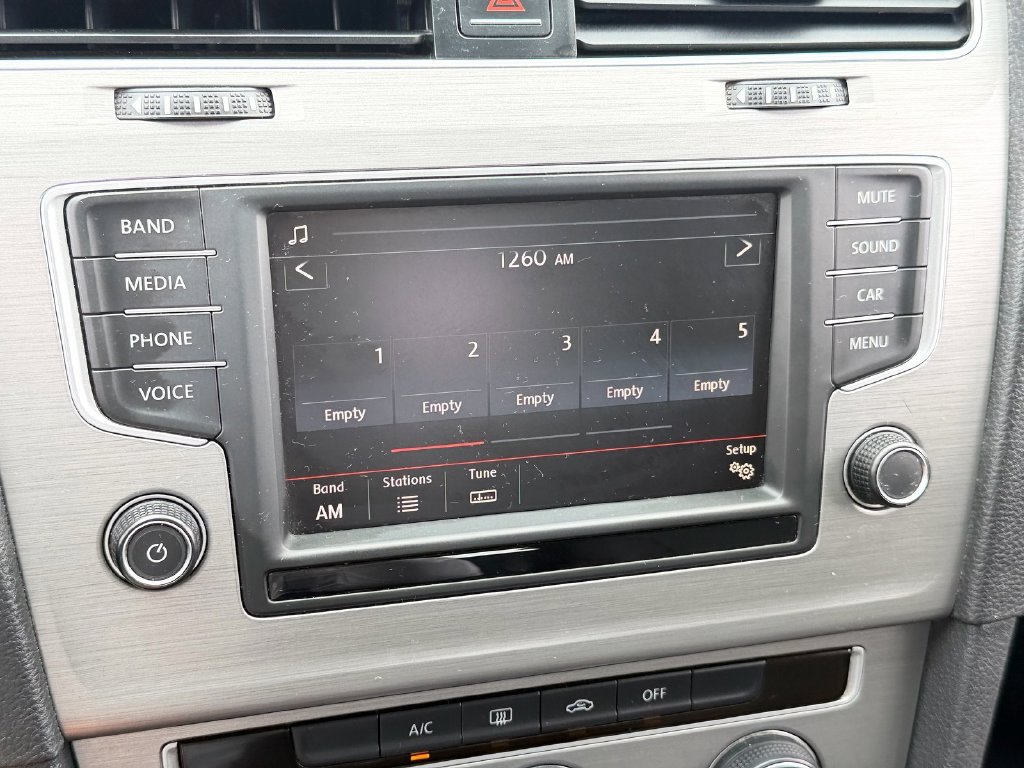 Used 2016 Volkswagen Golf S FWD image 18