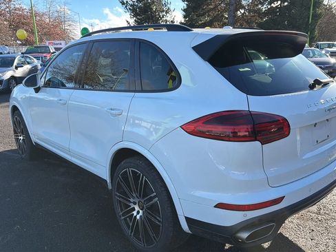 Used 2016 Porsche Cayenne AWD/4WD image 5