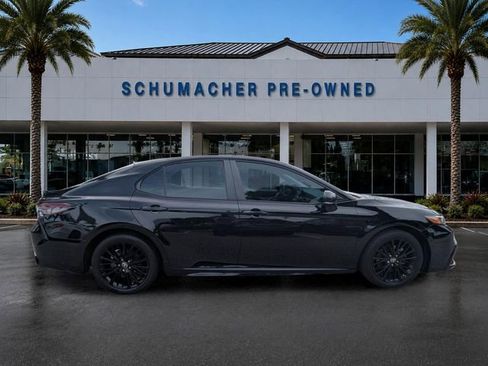 Used 2022 Toyota Camry SE w/ Convenience Package FWD image 8