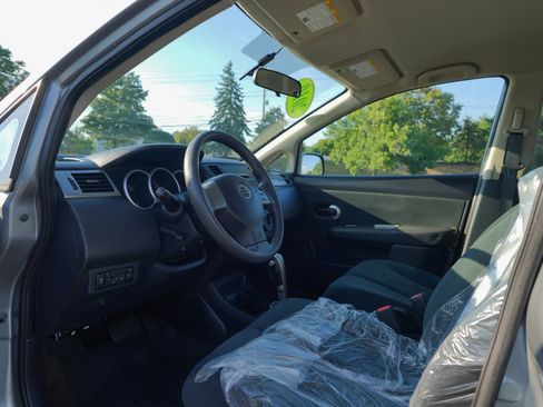 Used 2010 Nissan Versa 1.8 S w/ PWR Plus Pkg FWD image 16