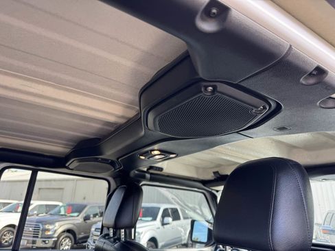 Used 2020 Jeep Gladiator Overland image 21