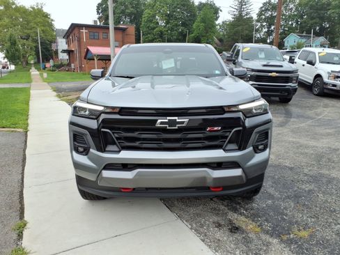 Used 2025 Chevrolet Colorado Z71 AWD/4WD image 2