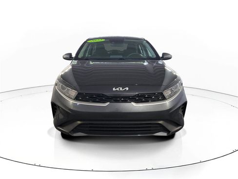 Certified 2022 Kia Forte LXS w/ LXS Technology Package image 2