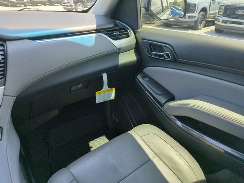 Used 2018 Chevrolet Tahoe LT w/ LT Signature Package RWD image 20