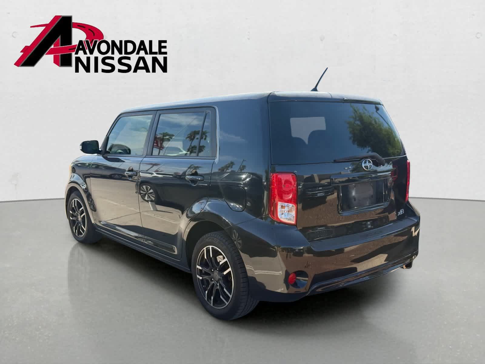 Used 2014 Scion xB FWD image 3