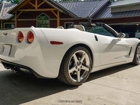 Used 2005 Chevrolet Corvette Convertible w/ Preferred Equipment Group RWD image 8