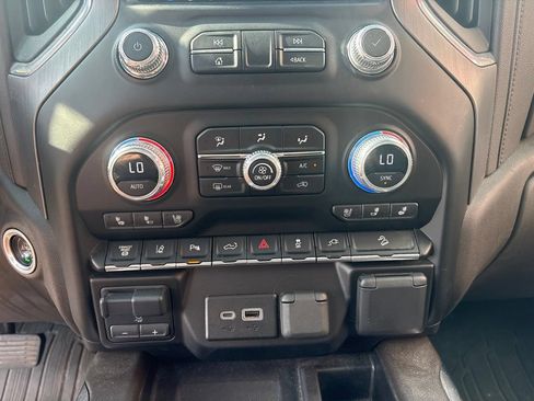 Used 2023 GMC Sierra 2500 Denali w/ Technology Package AWD/4WD image 16
