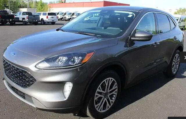 Used 2025 Ford Escape ST-Line Select AWD/4WD image 2