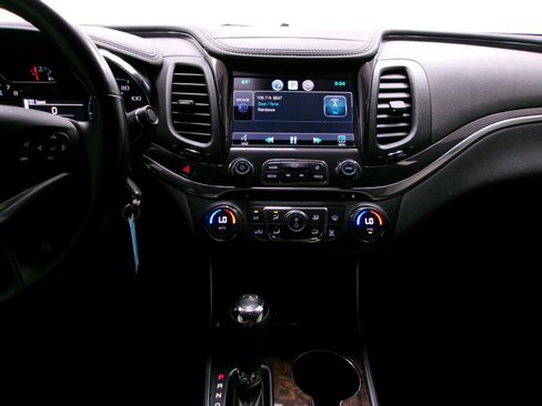 Used 2014 Chevrolet Impala LT w/ Convenience Package FWD image 10