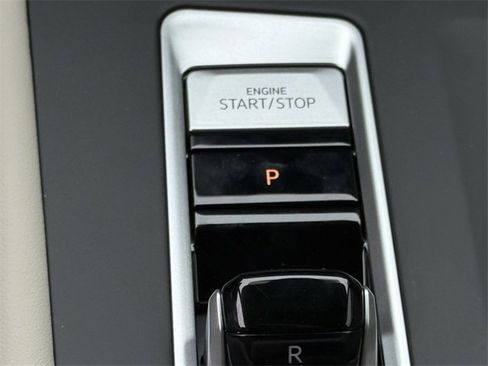 New 2026 Volkswagen Atlas SE image 17