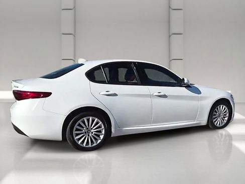 Used 2022 Alfa Romeo Giulia Sprint image 38
