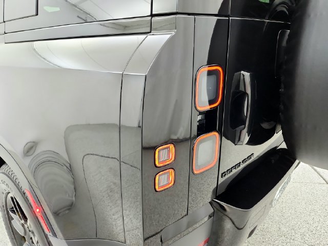 Certified 2026 Land Rover Defender 110 S AWD/4WD image 39