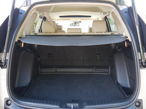 Used 2019 Honda CR-V Touring image 5