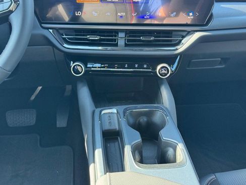 New 2026 Chevrolet Equinox EV RS image 9