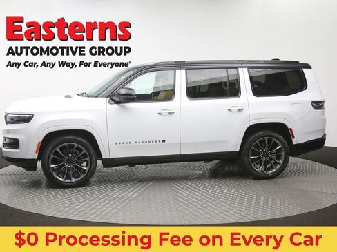 Used 2025 Jeep Grand Wagoneer Series III w/ Rear Seat Video Group 1 AWD/4WD image 64